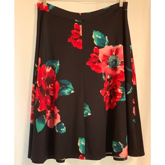 Lara Floral Print Circle Skirt - Picture 2 of 3